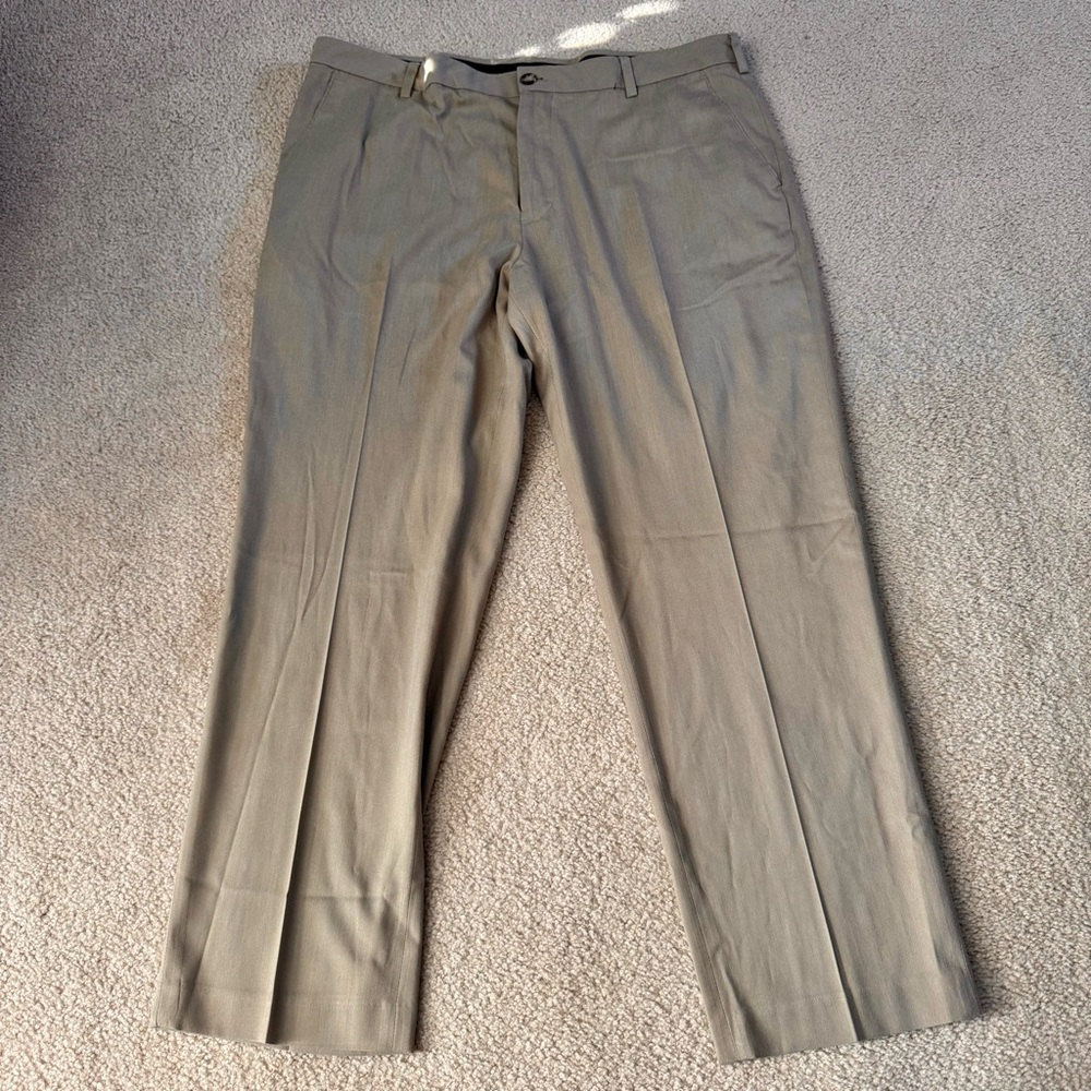 Men’s Van Heusen Khaki Tan Straight Leg Work Slacks
Straight Leg Pants